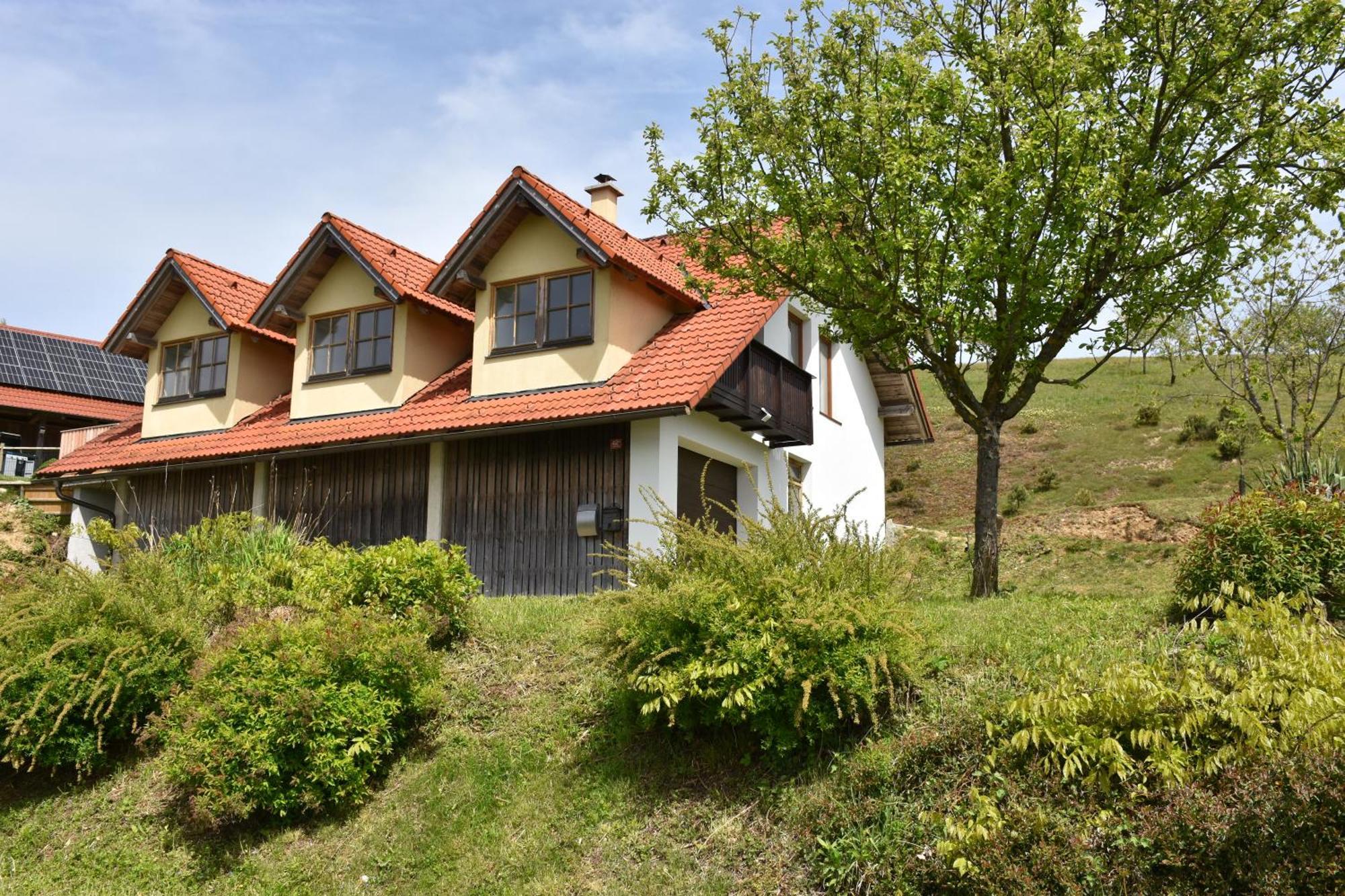 Guest House Struc Slovenj Gradec Eksteriør billede